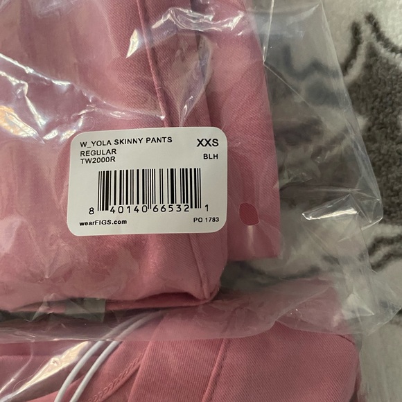 BNIB! FIGS chalk pink XXS casma + yola scrub set - Picture 5 of 5